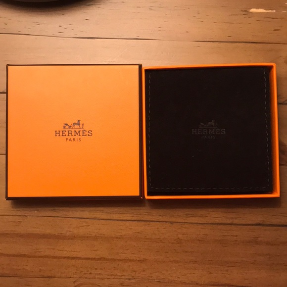 Hermès Burgundy Red Enamel Narrow Caleche Bangle - Picture 3 of 7